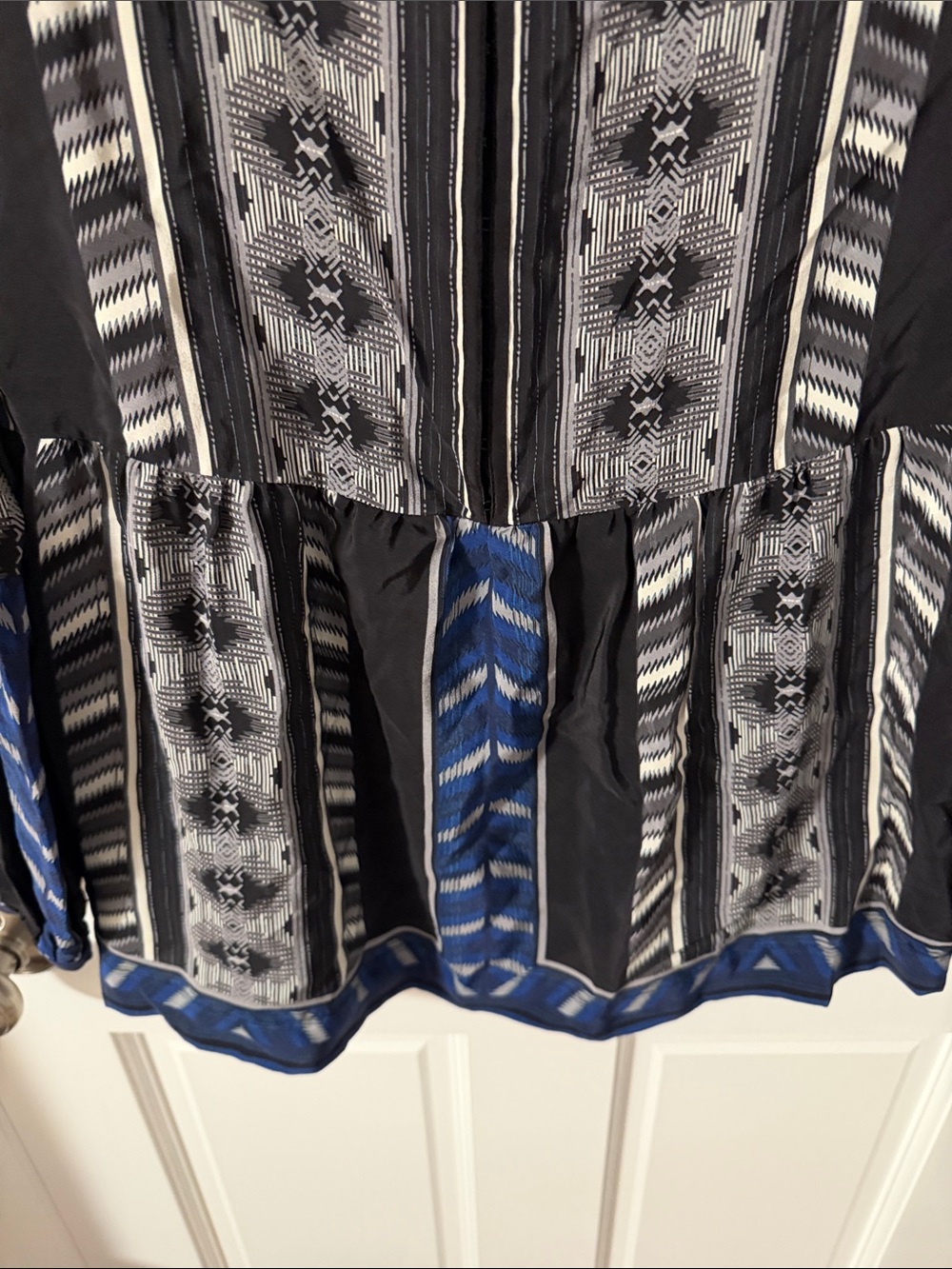 Twelfth Street by Cynthia Vincent Boho Geometric Silk Blouse Blue Black Size M - Picture 5 of 7
